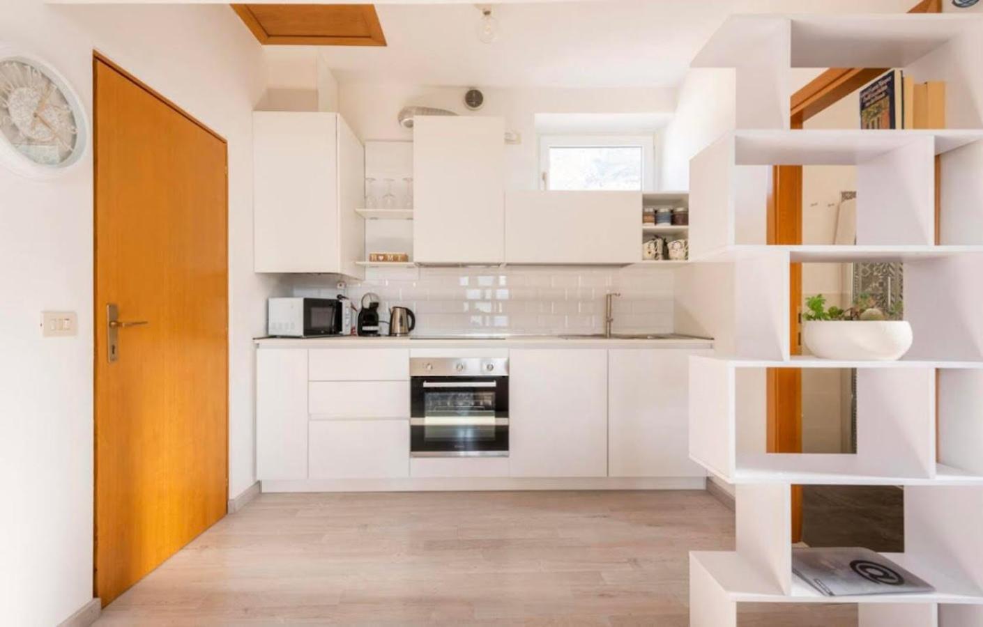 Assenza Lake Front Sweet Apartment Brenzone sul Garda Luaran gambar